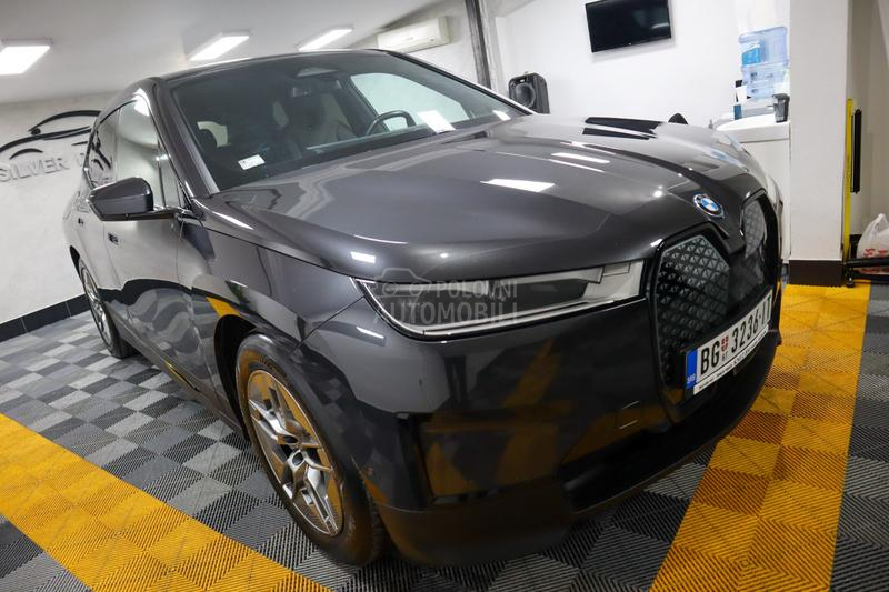 BMW iX 