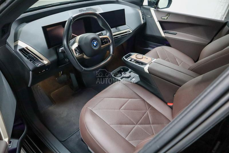 BMW iX 