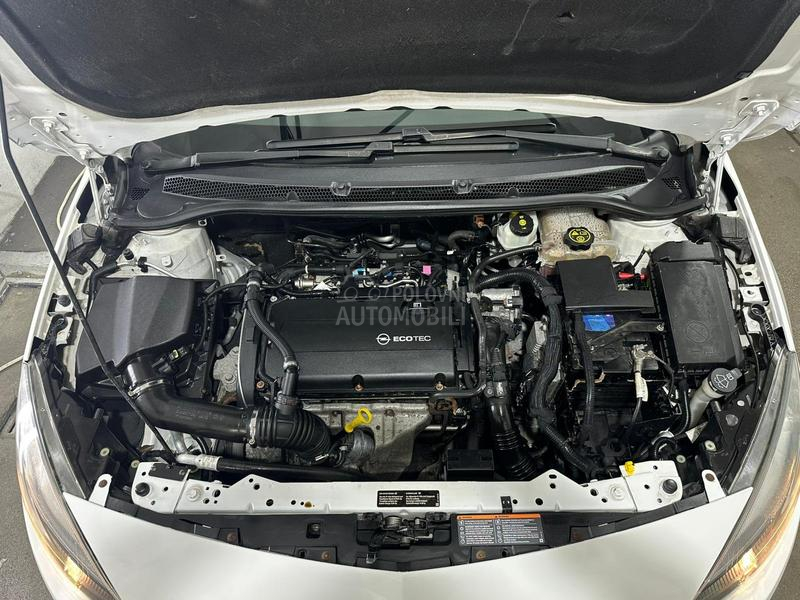 Opel Astra J 