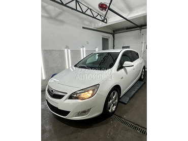 Opel Astra J 