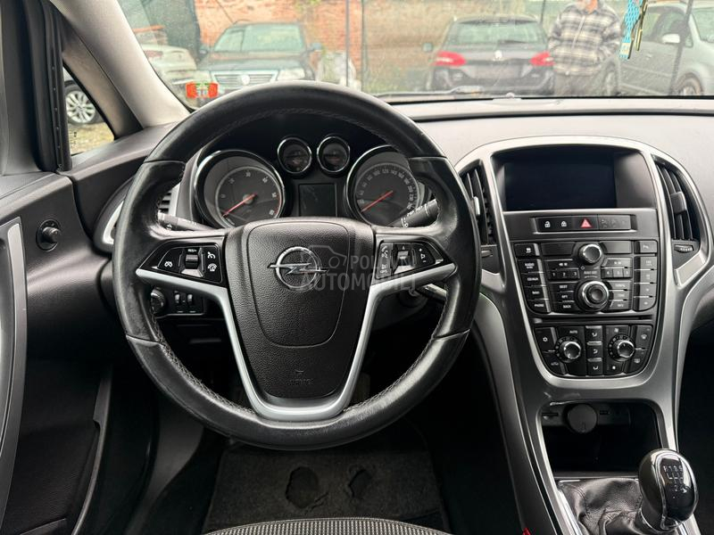 Opel Astra J 1.7 CDTI COSMO