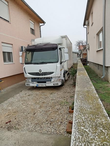 Renault Midlum