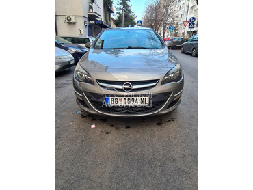 Opel Astra J 