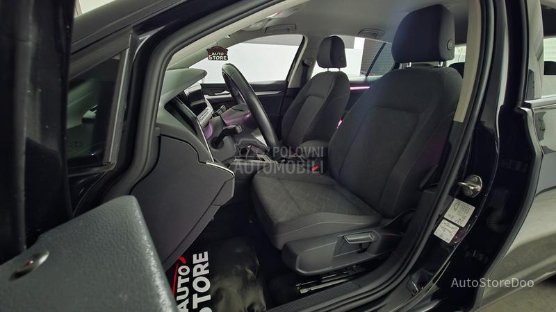 Volkswagen Golf 8 TSI Life