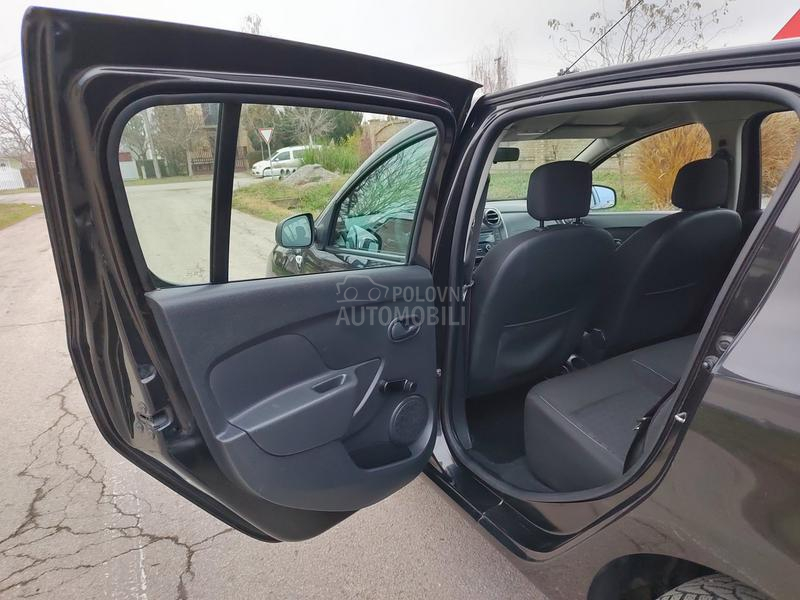 Dacia Sandero 1,2i 2013g