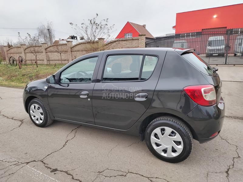 Dacia Sandero 1,2i 2013g