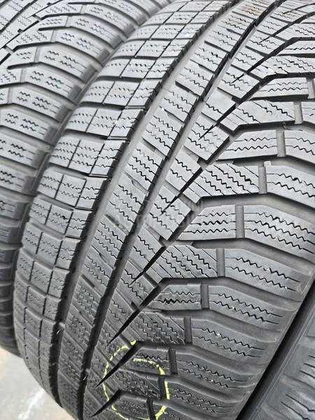 Hankook 225/40 R18 Zimska