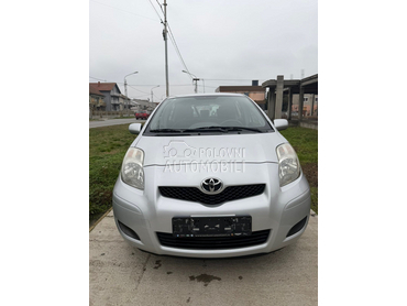 Toyota Yaris 1.0 VVT-iv