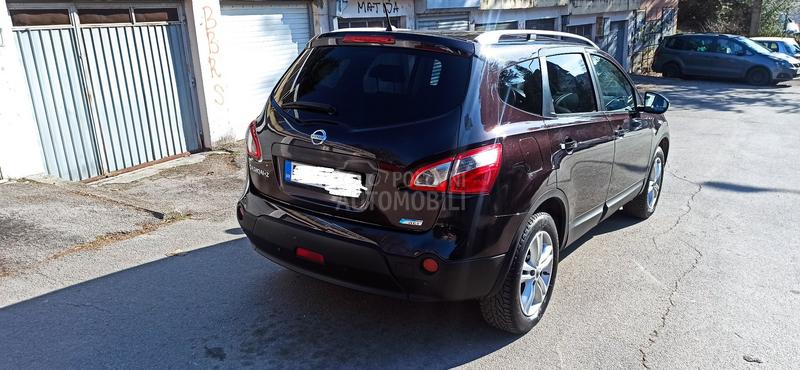 Nissan Qashqai + 2 