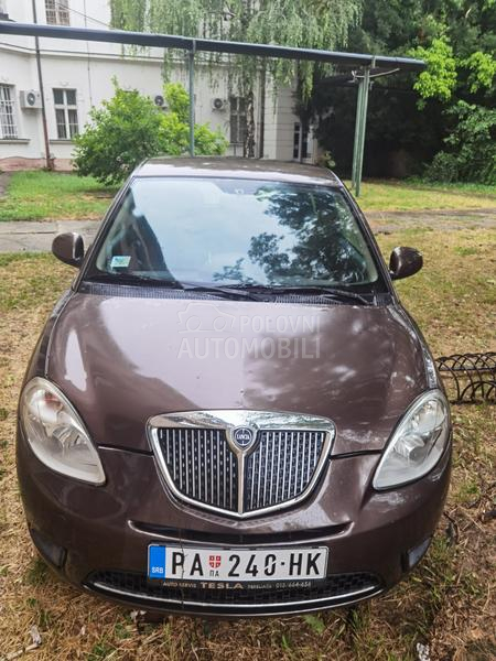 Lancia Ypsilon 