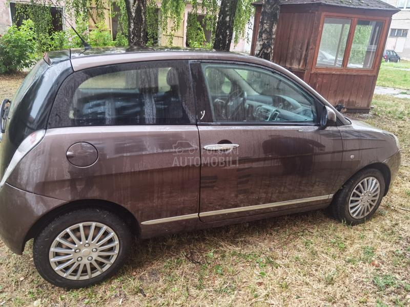 Lancia Ypsilon 