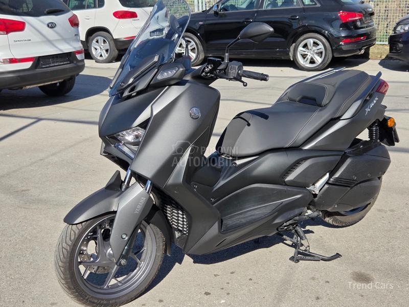 Yamaha X MAX 300