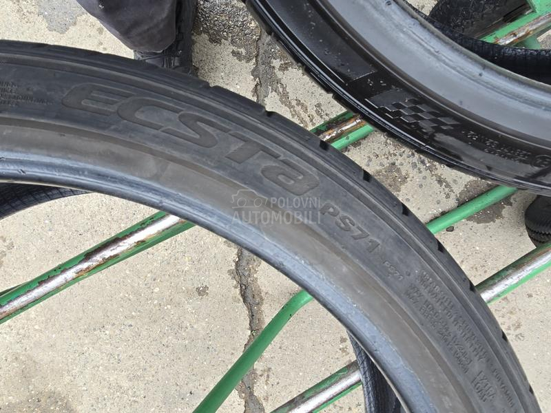 Kumho 225/35 R19 Letnja
