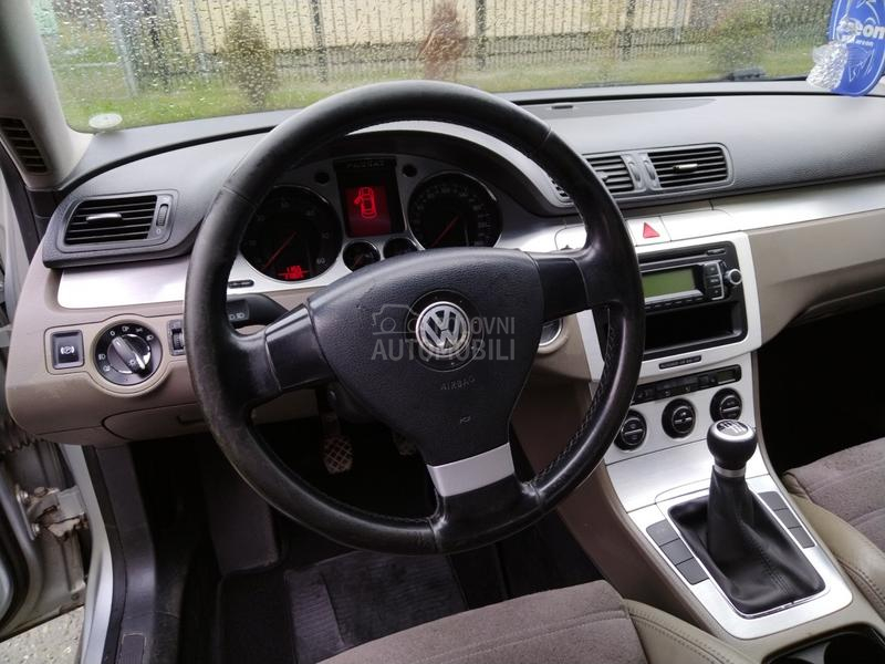 Volkswagen Passat B6 2.0 Highline