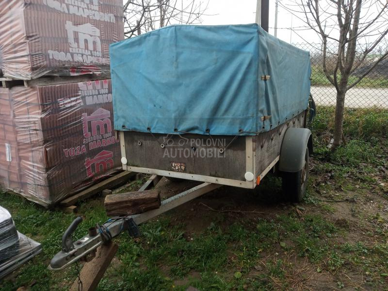 Stema Laka prikolica