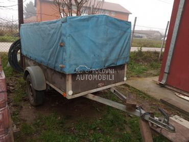 Stema Laka prikolica