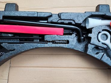 Dizalica kljuc za Jaguar 