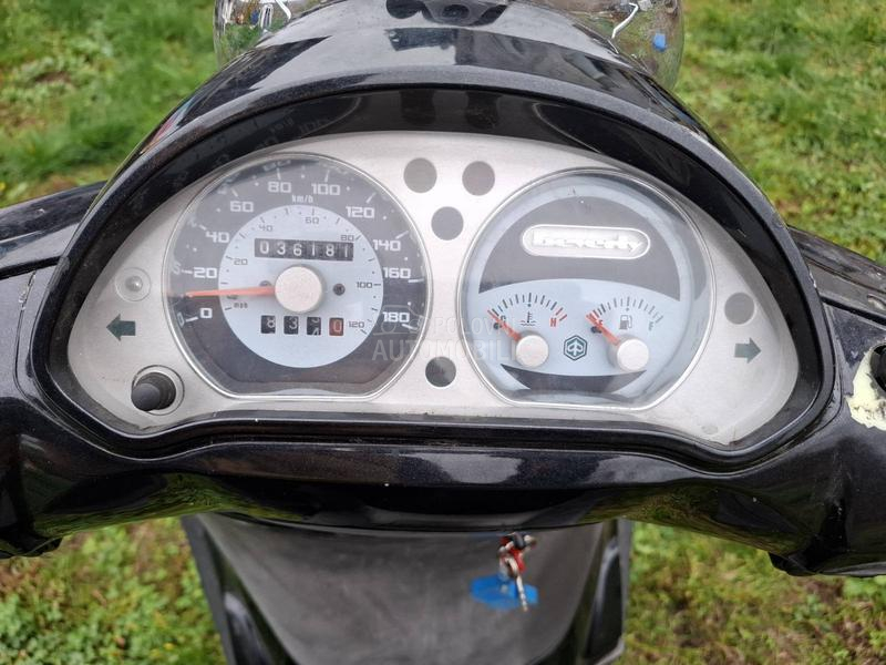 Piaggio beverly 500