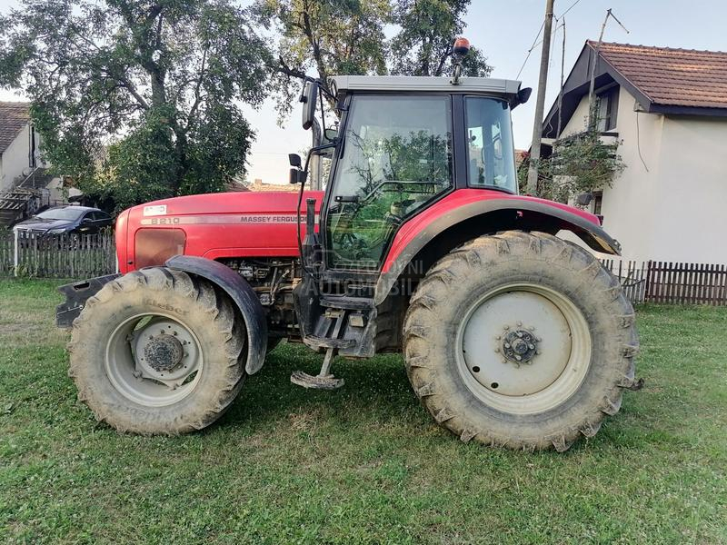 Massey Ferguson 8210