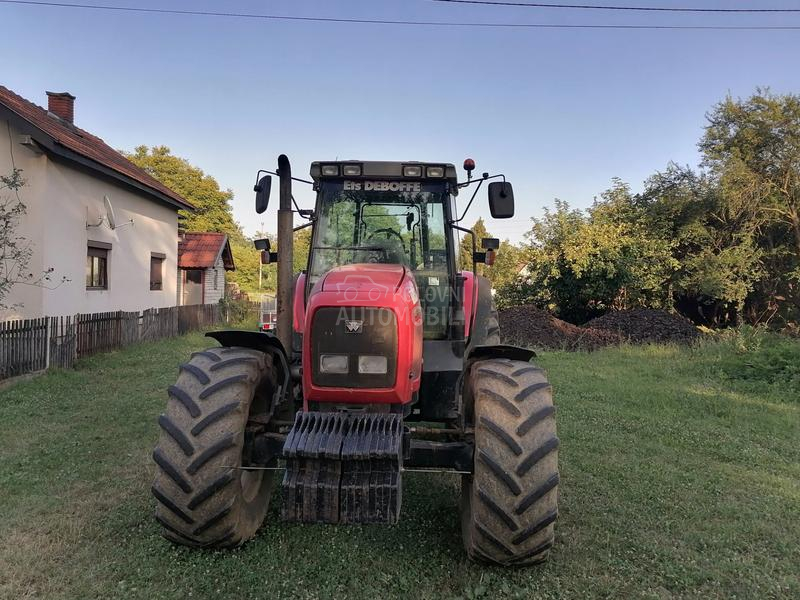 Massey Ferguson 8210