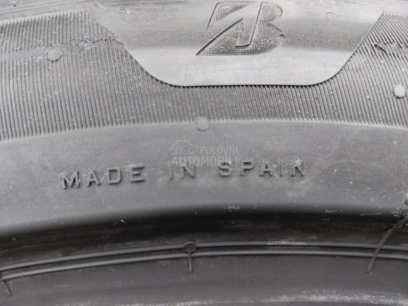 Bridgestone 255/45 R19 Zimska