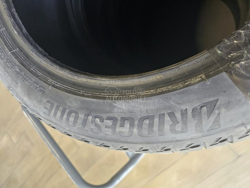 Bridgestone 235/45 R18 Letnja