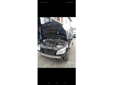 Mercedes Benz B 200 2005. god. -  kompletan auto u delovima