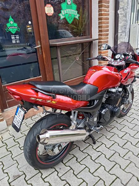 Kawasaki ZR7S