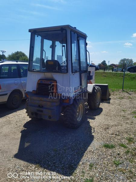 Kubota R410
