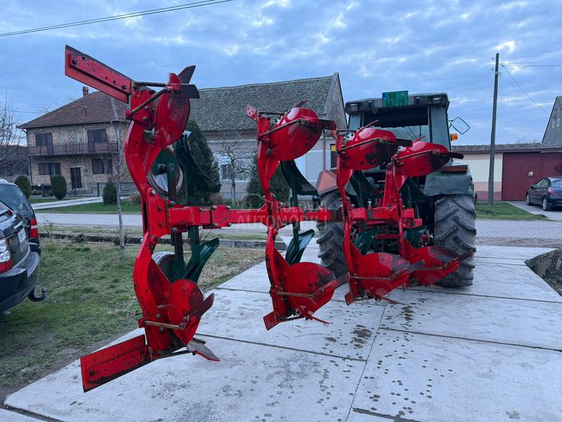 Vogel Noot obrtač 4 brazde dva creva