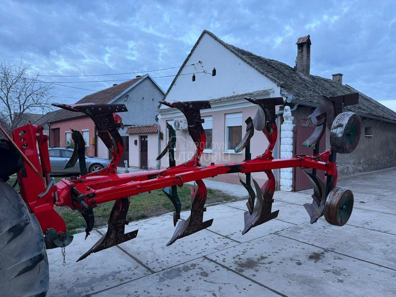 Vogel Noot obrtač 4 brazde dva creva