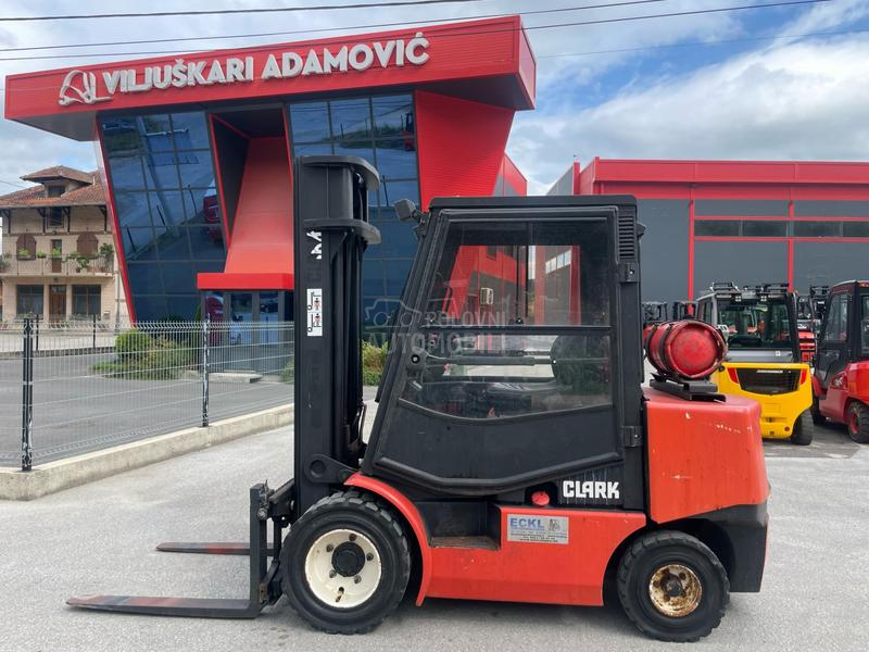 Clark 3,5 tona Triplex