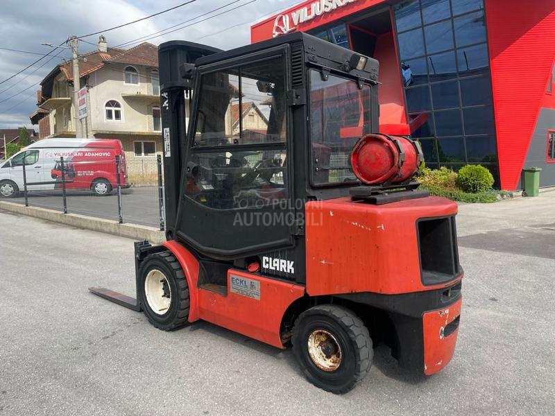 Clark 3,5 tona Triplex