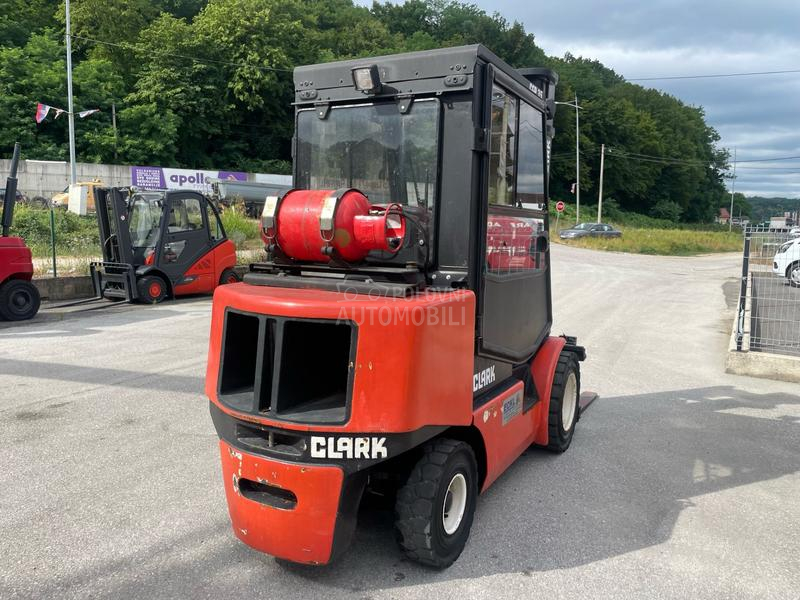Clark 3,5 tona Triplex