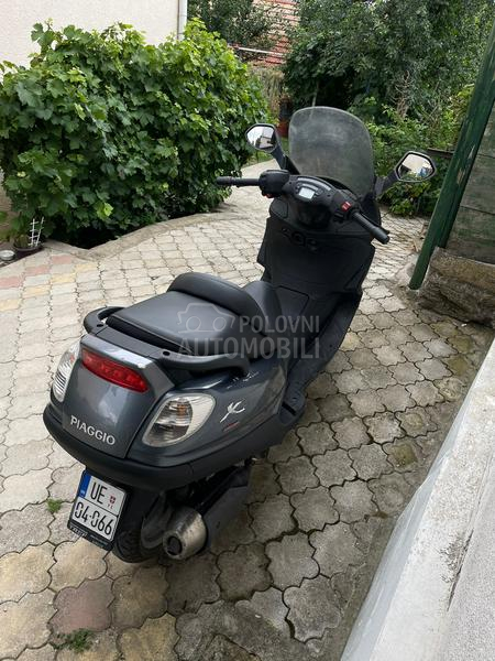 Piaggio X9