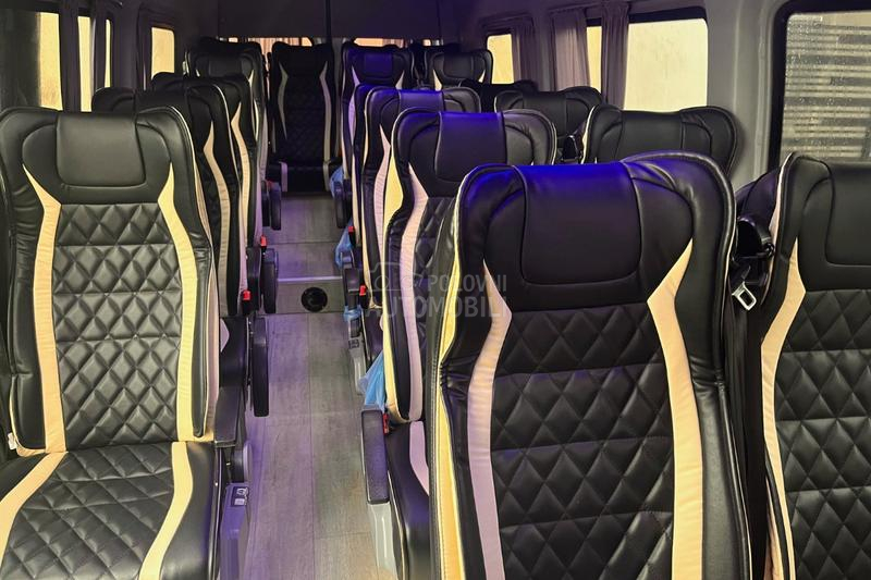 Mercedes Benz Sprinter 516