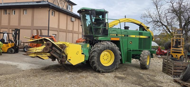 John Deere 6710