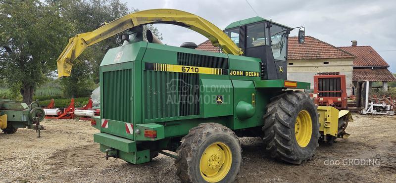 John Deere 6710