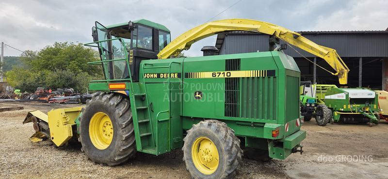 John Deere 6710