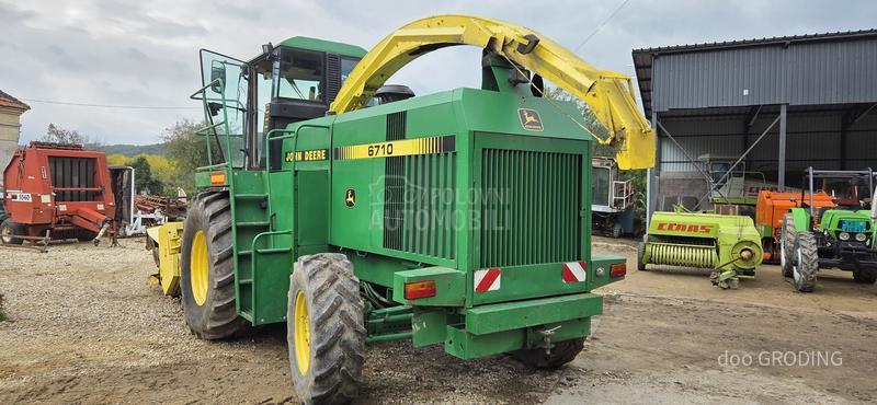 John Deere 6710