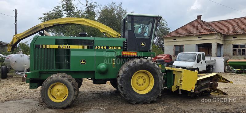John Deere 6710
