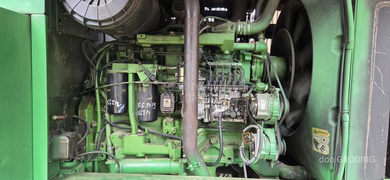 John Deere 6710