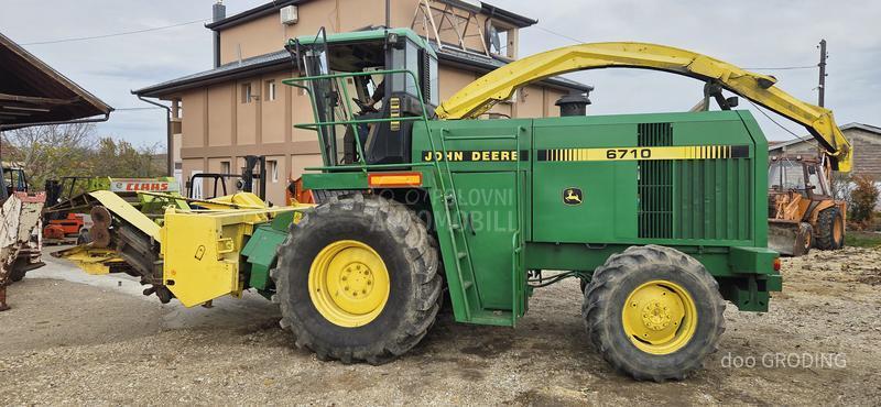 John Deere 6710