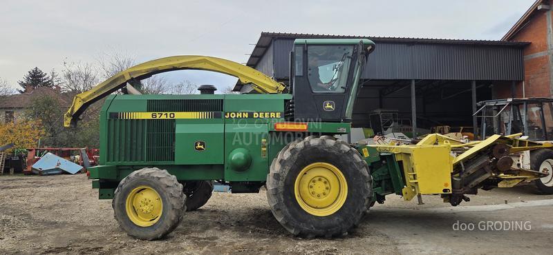 John Deere 6710