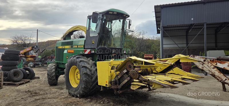 John Deere 6710