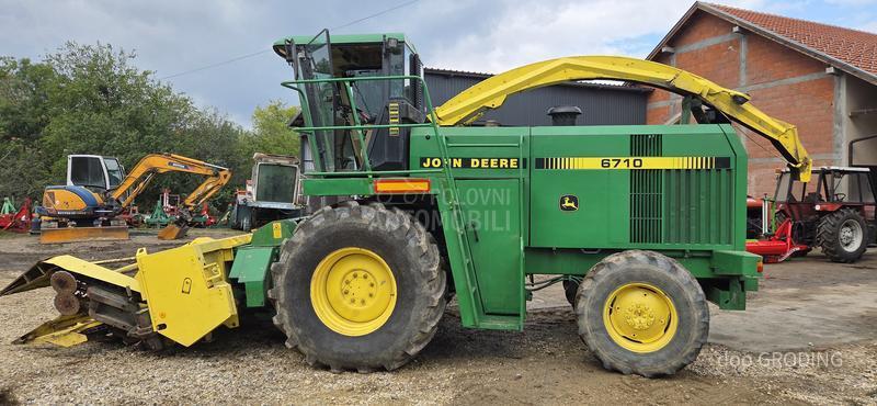 John Deere 6710
