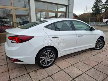 Hyundai Elantra 1,6 Impression