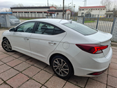 Hyundai Elantra 1,6 Impression