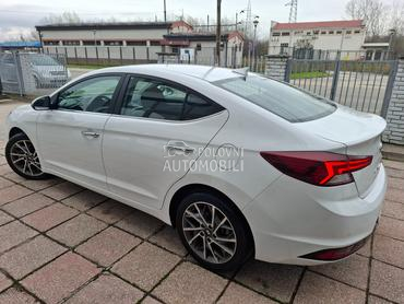 Hyundai Elantra 1,6 Impression