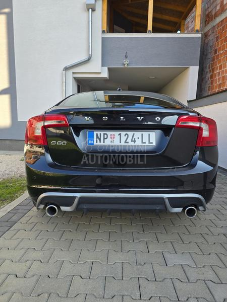Volvo S60 R Design